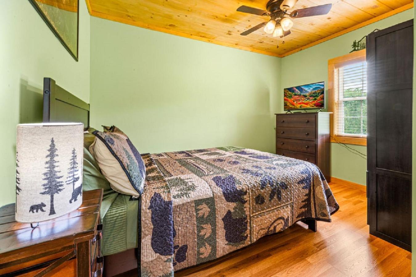 Brand New Tiny Cabin! A Bearly Adventure Sevierville Exterior foto