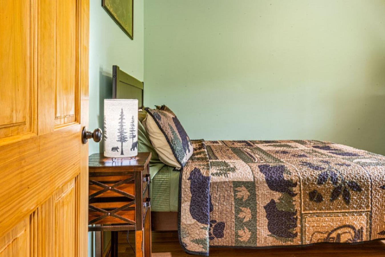 Brand New Tiny Cabin! A Bearly Adventure Sevierville Exterior foto