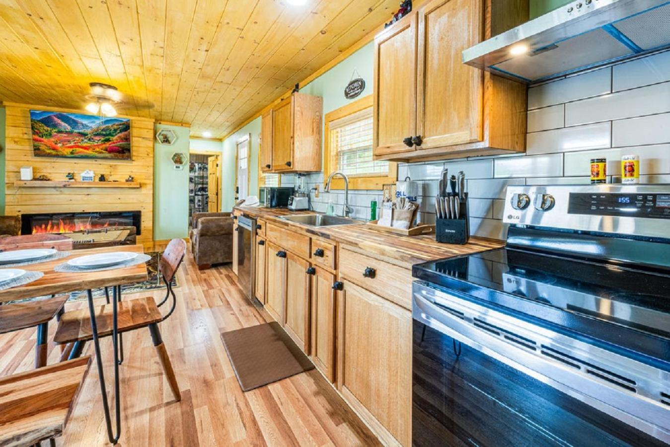 Brand New Tiny Cabin! A Bearly Adventure Sevierville Exterior foto